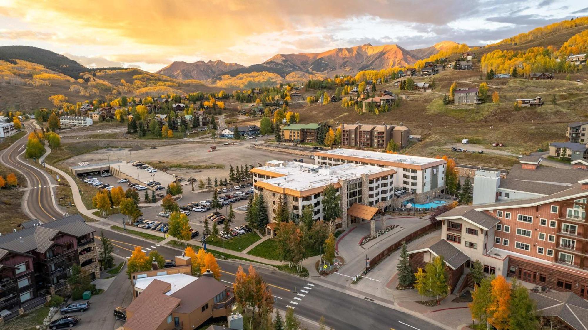 Studio 565 Perfect Location With Pool And Hot Tub Crested Butte Exterior photo