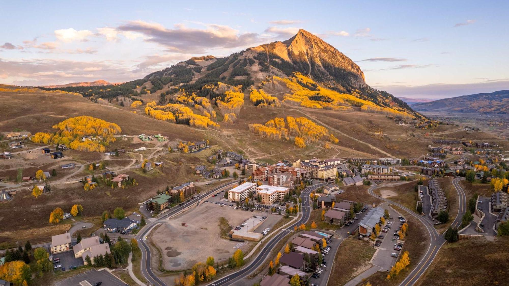 Studio 565 Perfect Location With Pool And Hot Tub Crested Butte Exterior photo
